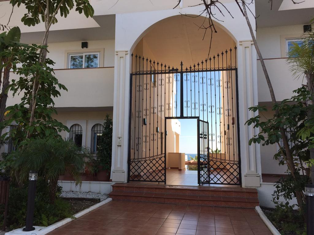 Sinfonia Del Mar Apartment เอสเตโปนา ภายนอก รูปภาพ