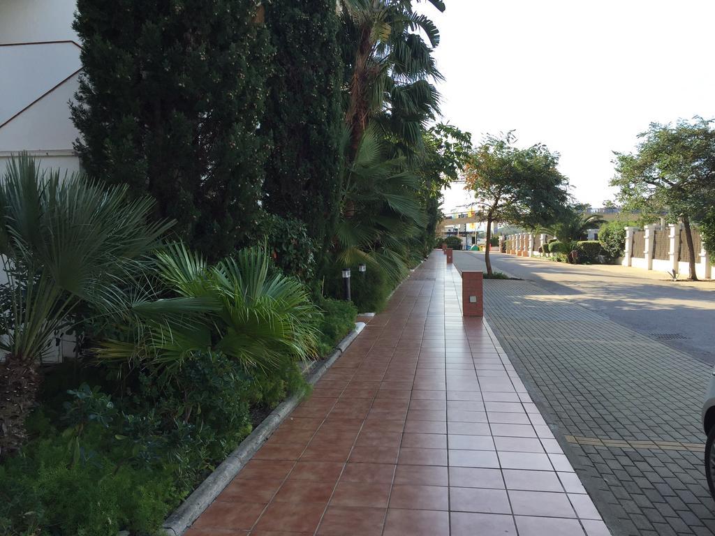 Sinfonia Del Mar Apartment เอสเตโปนา ภายนอก รูปภาพ